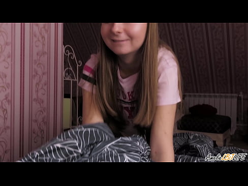 ❤️ Blondie BFF-ya xwe bi kûr dimije û di devê xwe de diqelişe ❤️ Pornoya hişk li ku.tuberxxx.ru